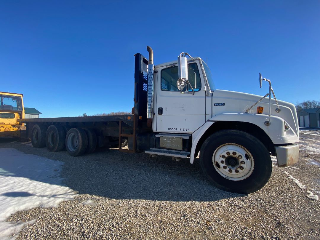 1995 FREIGHTLINER FL80 - Image 6